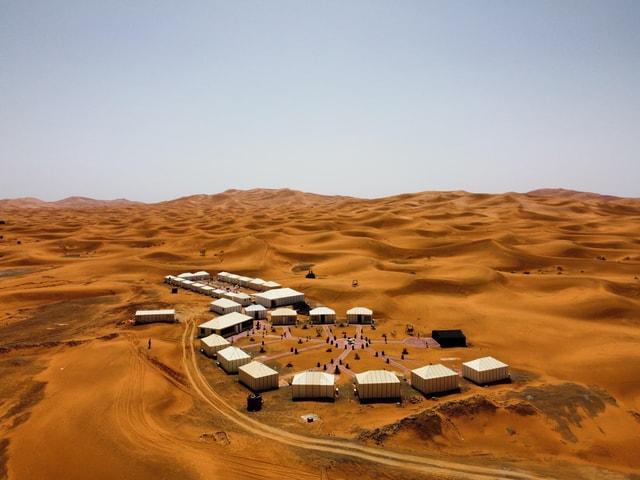 Acampamento no deserto do Marrocos: experiência em Merzouga